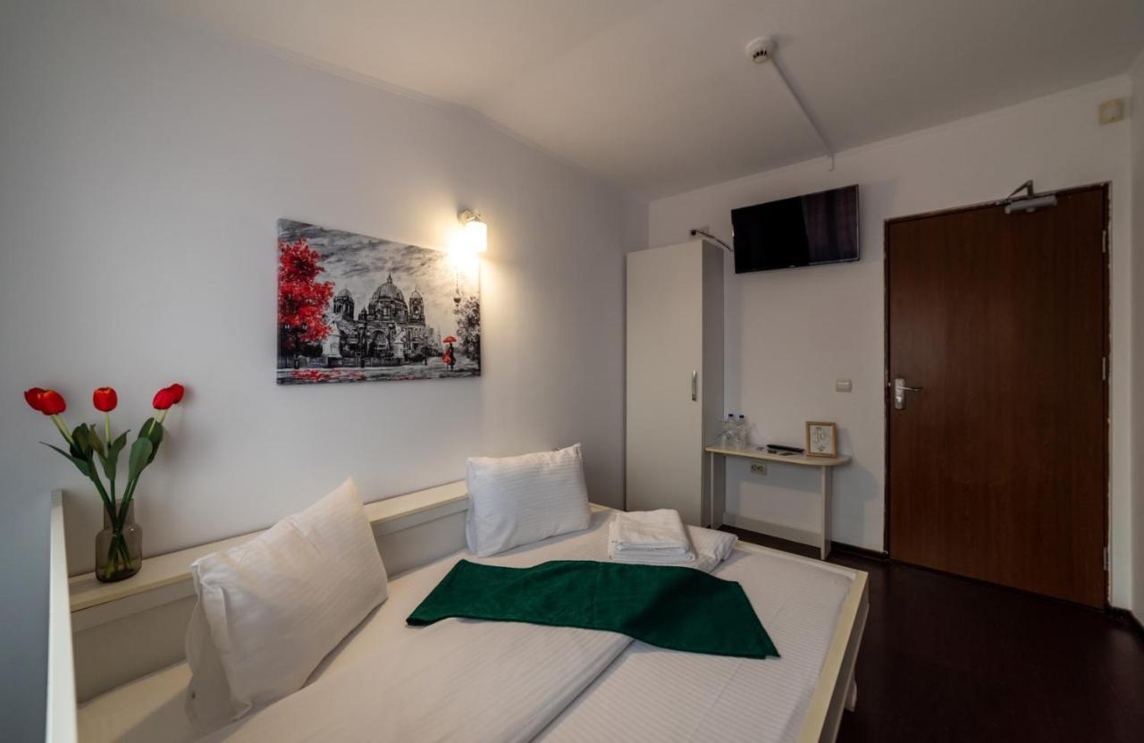 Escala Rooms Ghimbav Exterior photo