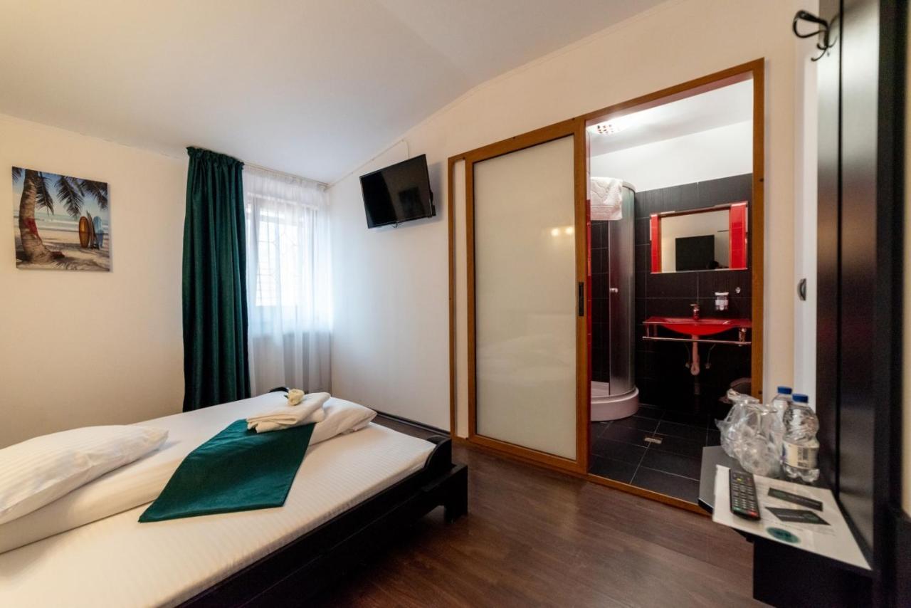 Escala Rooms Ghimbav Exterior photo